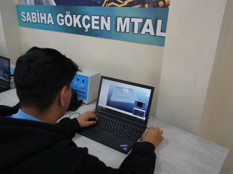 Robots and Cobots Training Goes Live
