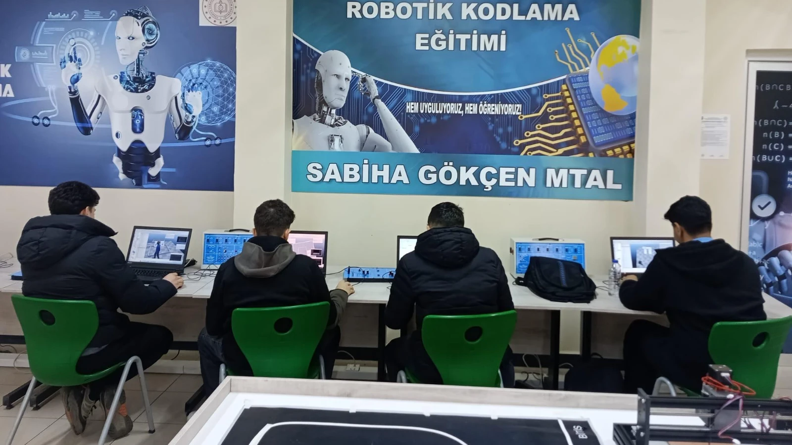 Robots and Cobots Training Goes Live